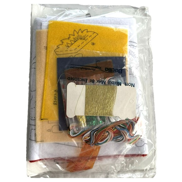 Vtg 90s Bucilla “ Silent Night “ Felt Xmas Stocking Kit 83007 Holy Family NEW - Picture 3 of 3